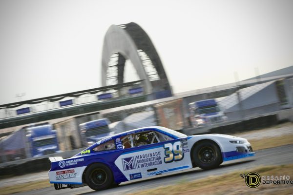 FOTO 4 CON LOGO